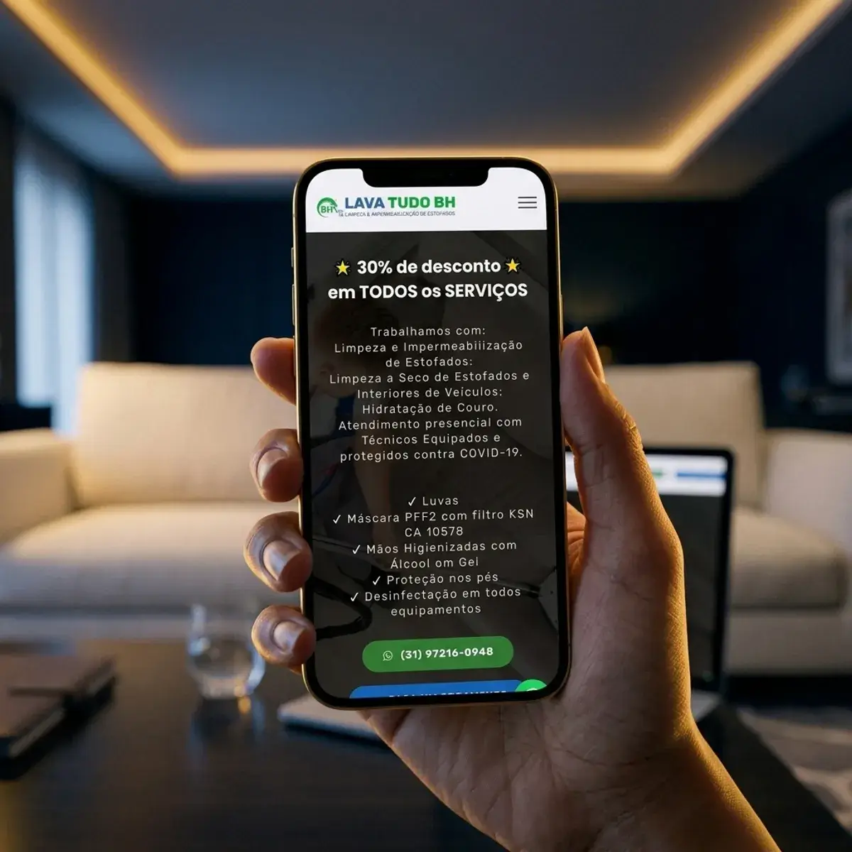 Versão mobile do site de Lava Tudo BH em uso